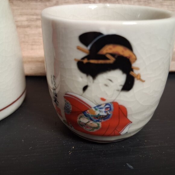 Fuji Sake Tea Set Geisha Girls Japan Pitcher Cups 3 piece Ceramic Crazing - Picture 4 of 10